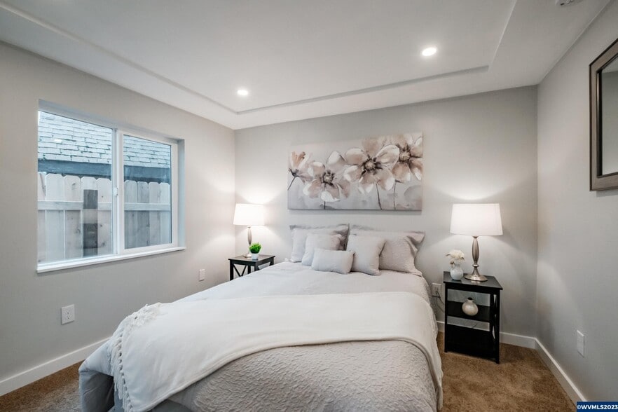 Building Photo - 440 S 6th St