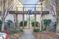 Building Photo - 3501 Roswell Rd NE