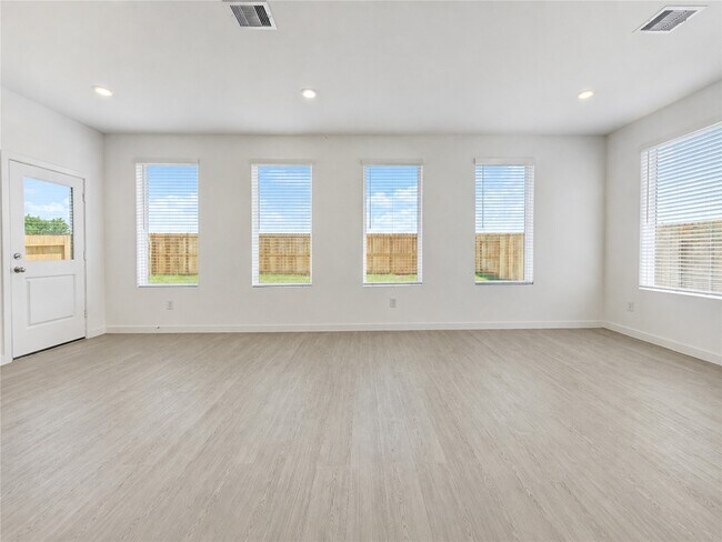 Building Photo - 16222 Chestnut Hvn Ln