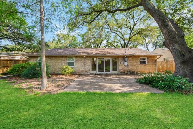 Building Photo - 9622 Highmeadow Dr
