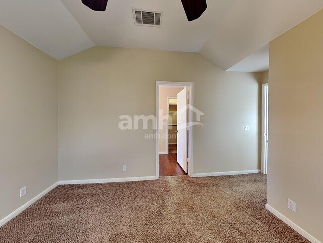 Building Photo - 351 Bailey Loop