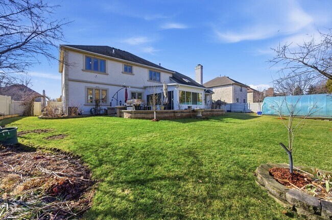 Building Photo - 912 Stonebridge Way