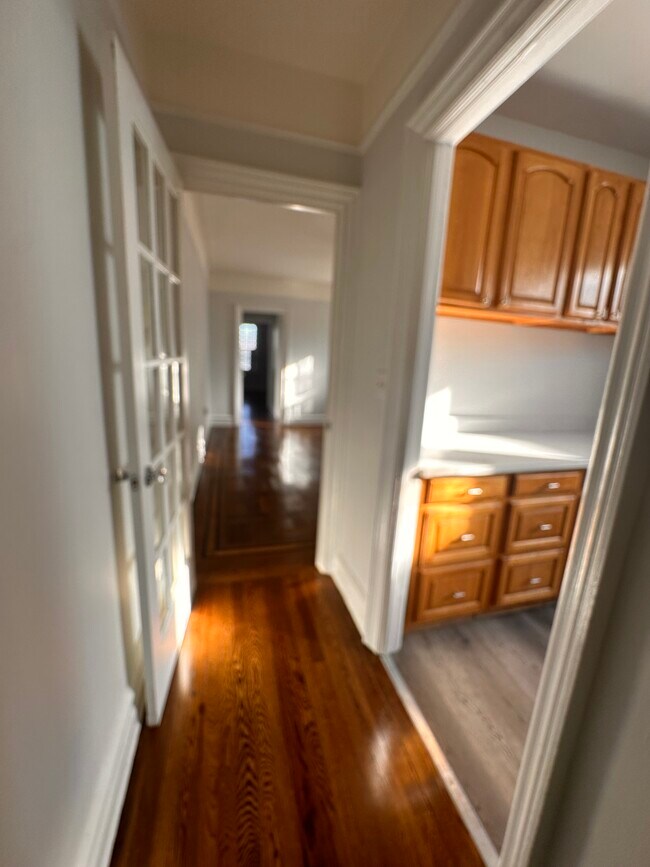 Building Photo - 323 Marine Ave