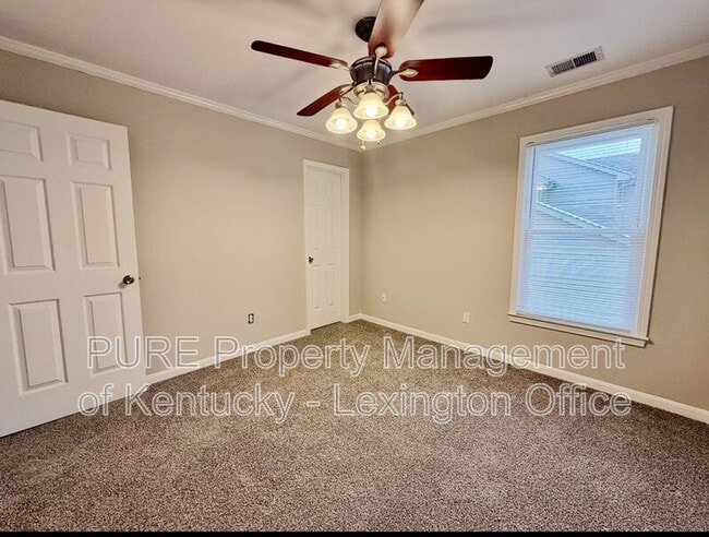 Building Photo - 552 Forest Hill Dr