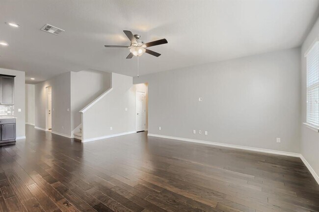 Building Photo - 173 Flexus Ln