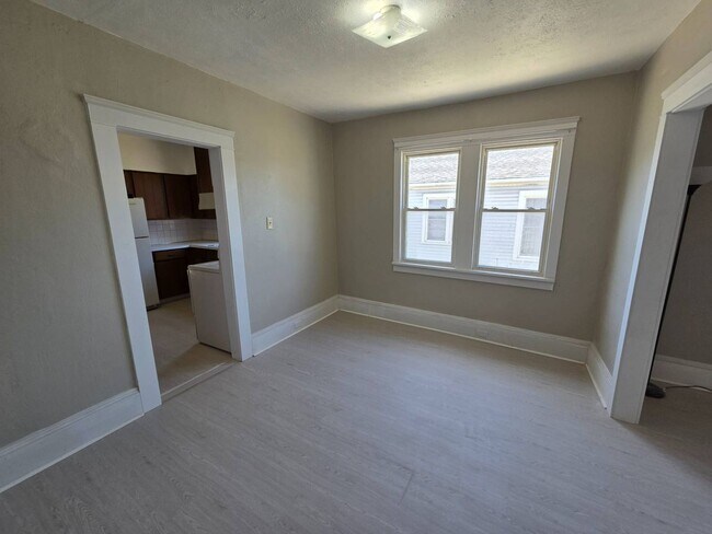 Building Photo - 3027 Fortune Ave