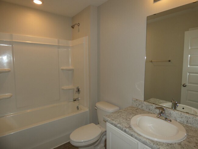 Building Photo - Modern 3-Bedroom Home - Cambria