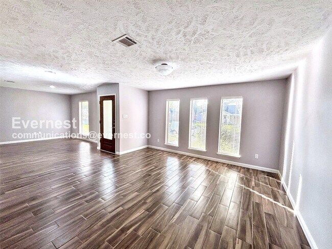 Building Photo - 21418 Park Brook Dr