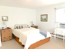 Building Photo - 21 Central St