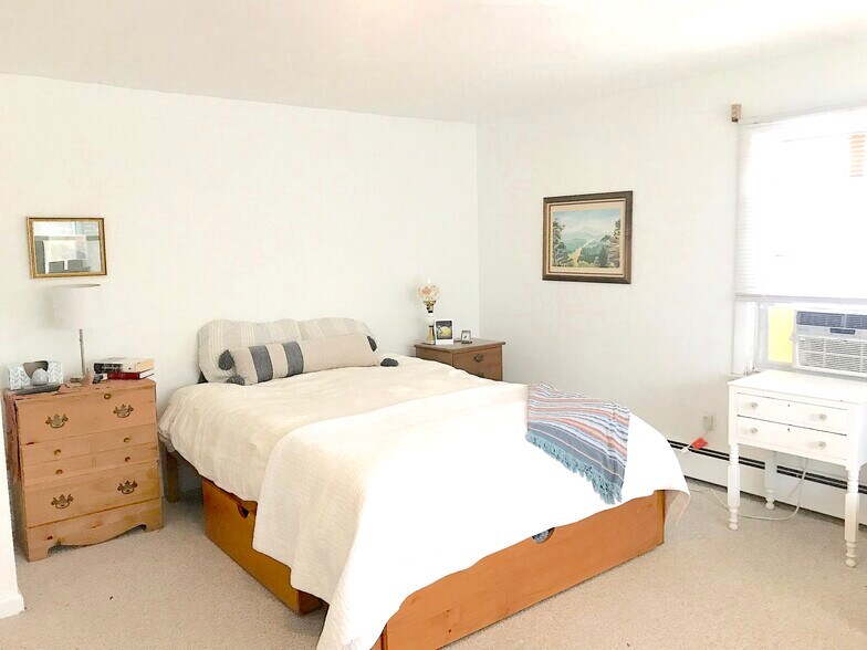 Primary Photo - 21 Central St