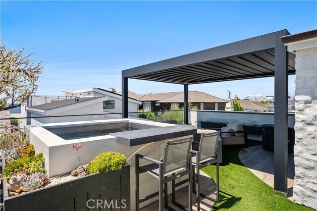 Building Photo - 2037 E Ocean Blvd