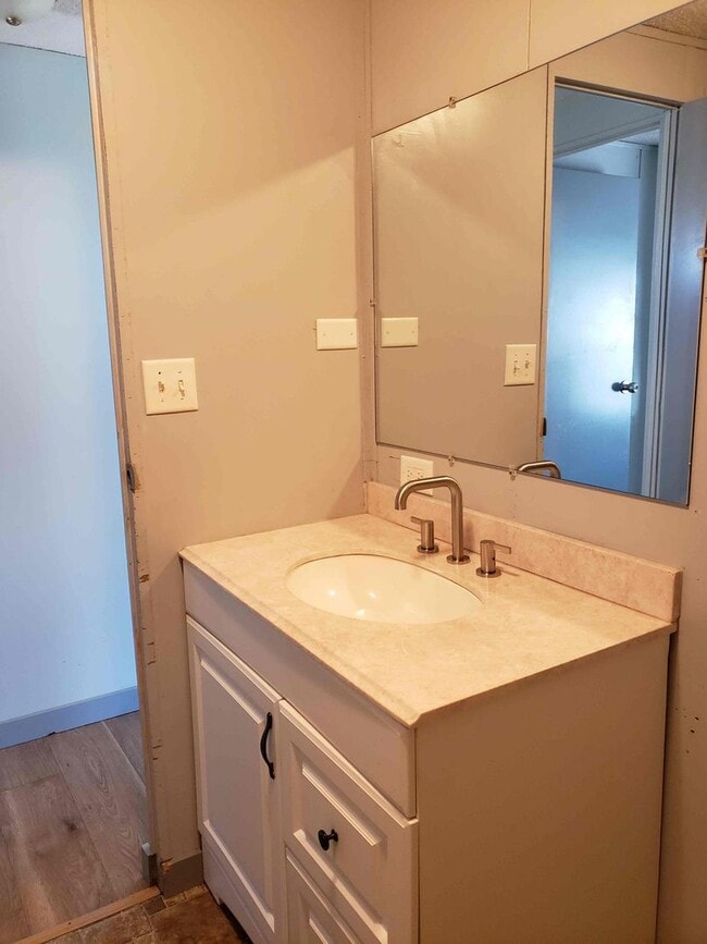 Building Photo - Olney Mobile Home Park