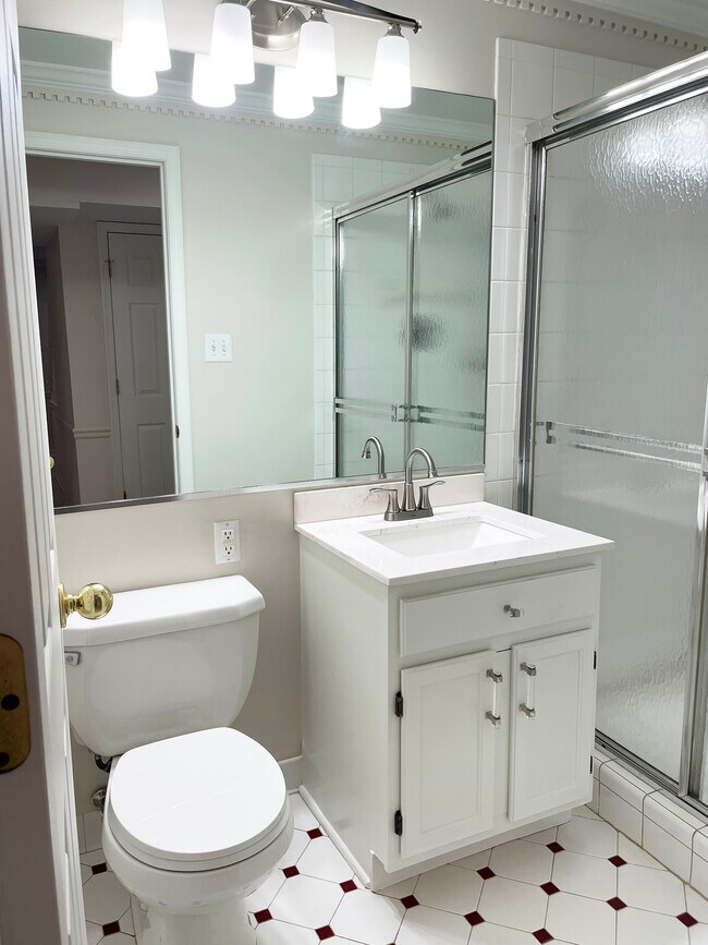 Building Photo - 2510 Heatherwood Ct