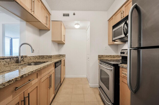 Building Photo - 10101 Grosvenor Pl