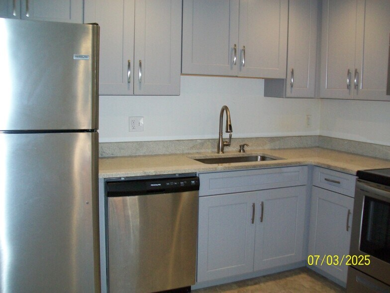 Building Photo - 120 Heather Rdg