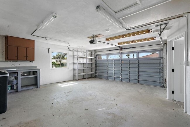 Building Photo - 3755 Belle Vista Dr E
