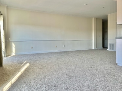 Building Photo - 212 Middle St