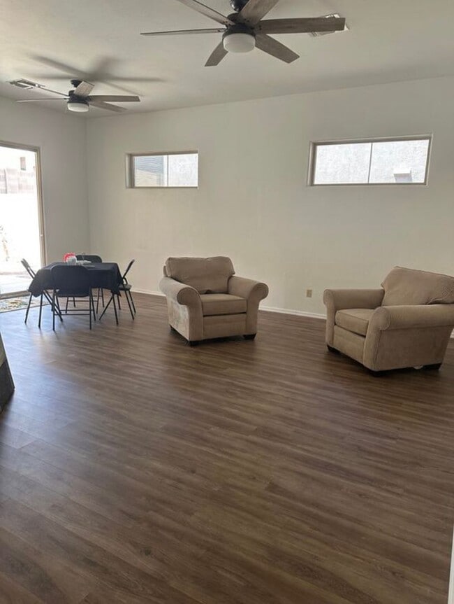 Building Photo - $500.00 OFF MOVE-IN – Sabino Canyon Area | Foothills Living | 3BR Home