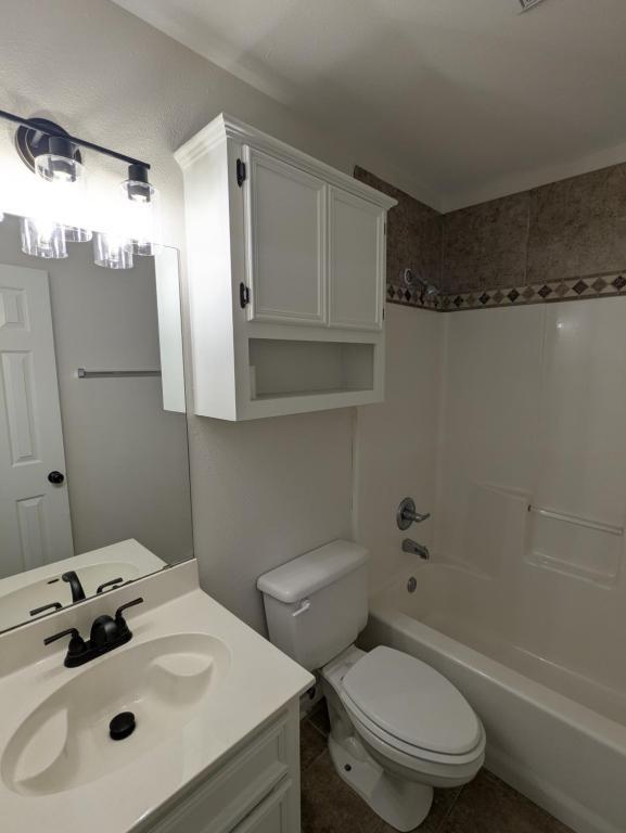 Building Photo - 210 Stone Gate Dr