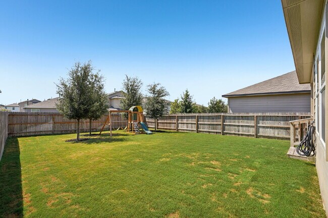 Building Photo - "Rent to Own this Charming 3-Bed Oasis with 18 month lease!*"