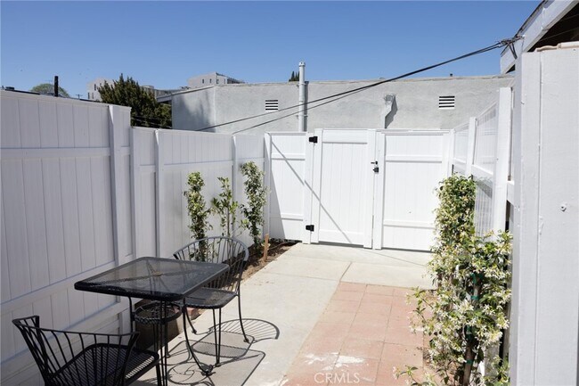 Building Photo - 226 Crandall St