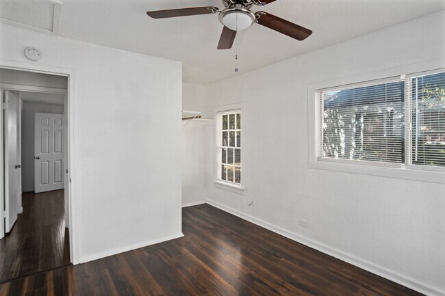 Building Photo - "Charming 2-Bedroom Duplex Retreat on Clou...