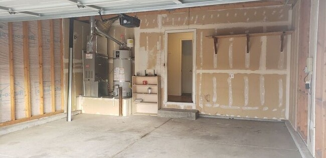 Building Photo - 2 Bed 2 bath 2 car garage Sierra Highlands...