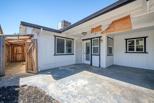 Building Photo - 351 Fairmont Ave