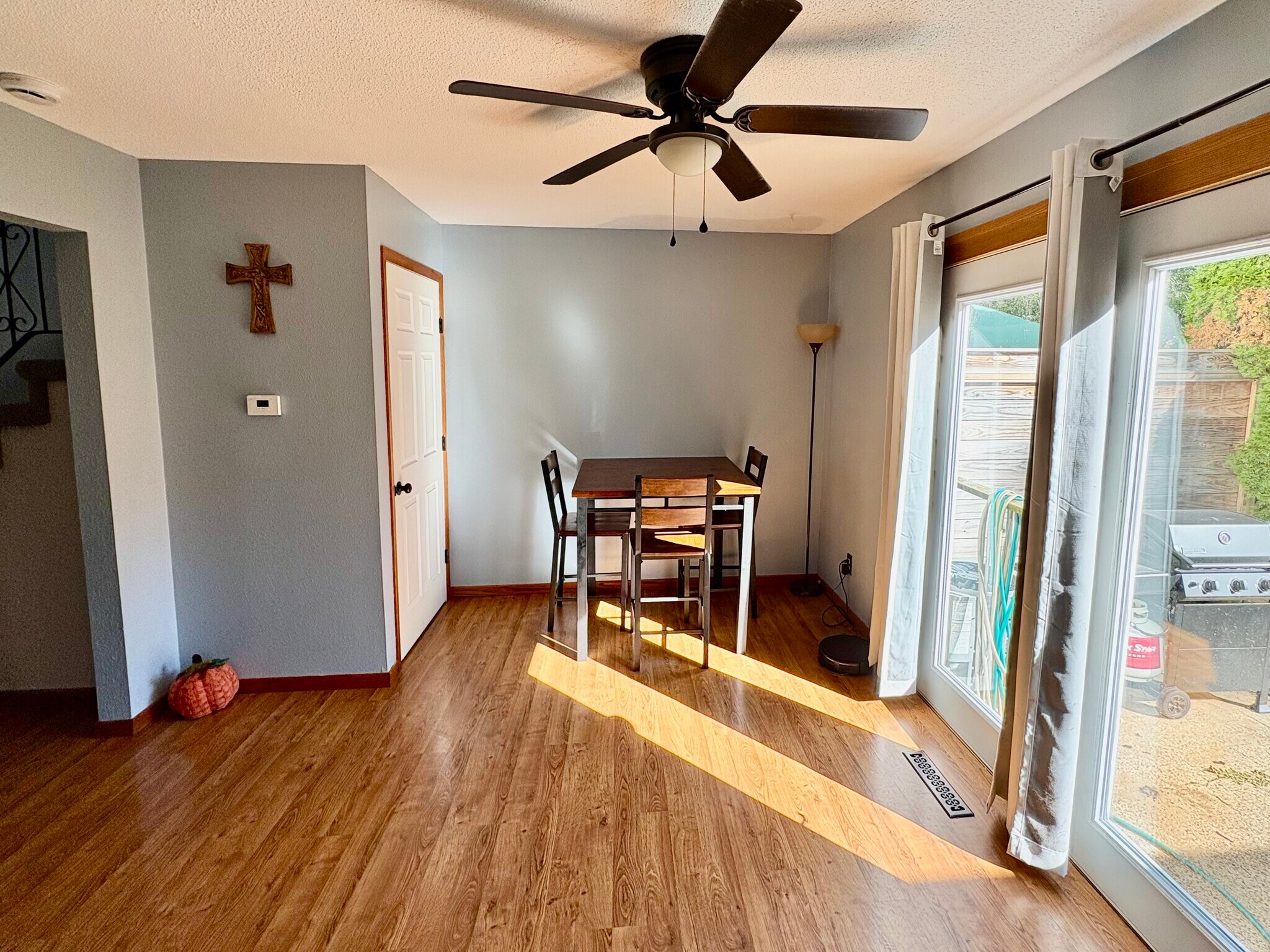 Kitchen - 2916 Youngdale Ave