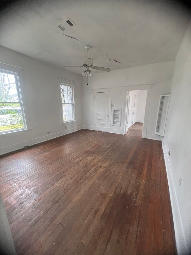 Building Photo - North Waco