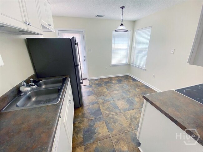 Building Photo - 205 Salt Landing Cir