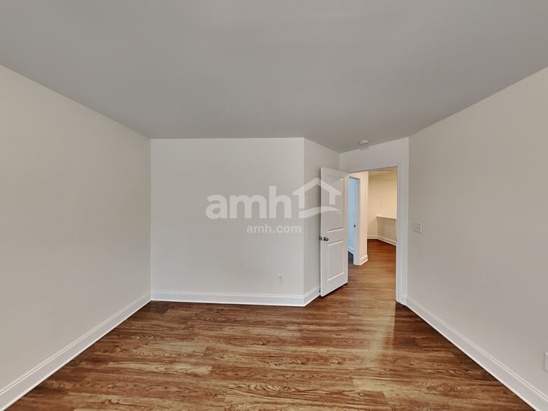 Building Photo - 103 Kirk Dr