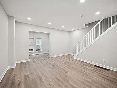 Building Photo - 5959 Windsor Ave