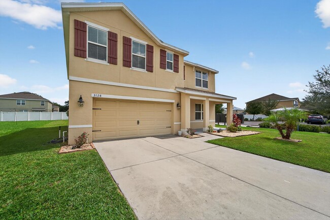 Building Photo - Stunning 5 bed/ 2 bath