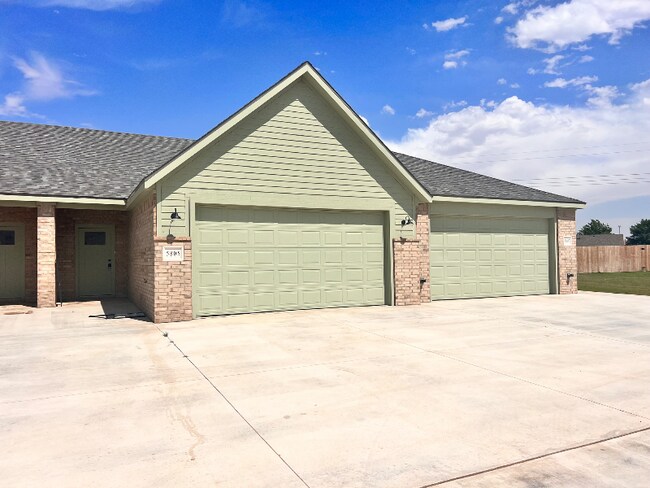Primary Photo - 5805 Urbana Pl