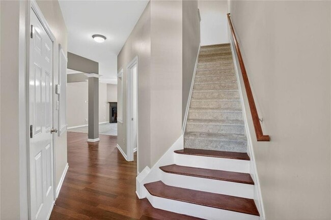 Building Photo - 1656 Granville Ct