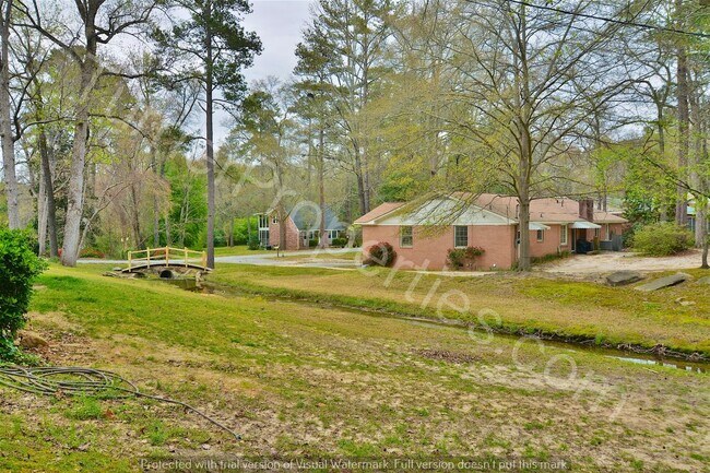 Building Photo - 1747 Holly Hill Dr West Columbia SC 29169