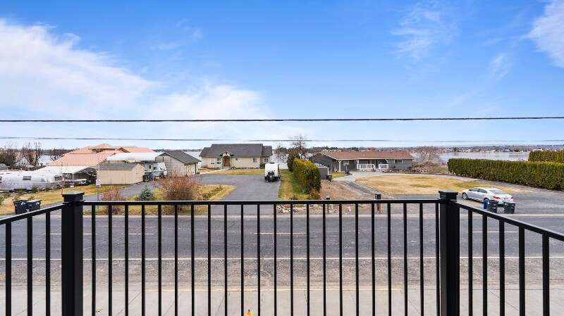 Building Photo - 2631 W Marina Dr