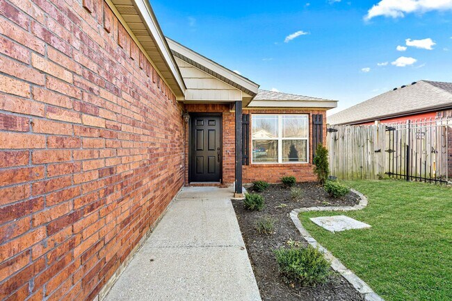 Building Photo - Charming 3-Bed Home in Rogers – Spacious Yard, Modern Comfort, Great Location