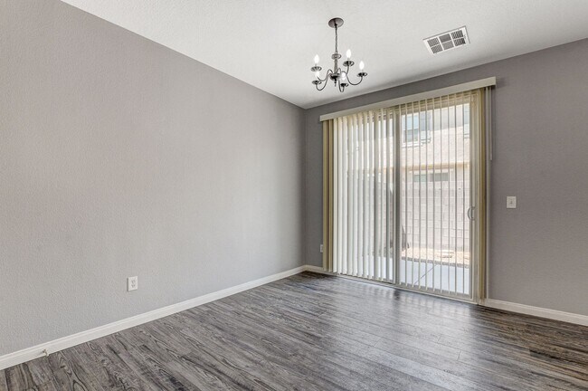 Building Photo - 3909 Sweet Pine St