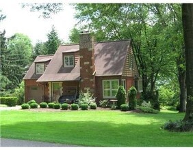 Building Photo - 4031 Circle Dr