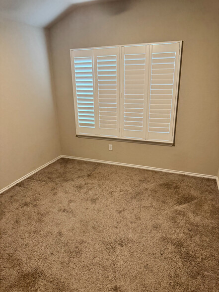 Building Photo - Room in House on Stone House
