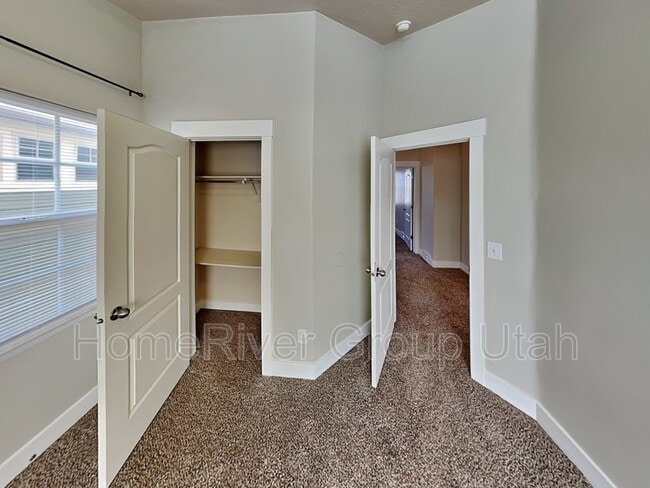 Building Photo - 10981 Topview Rd