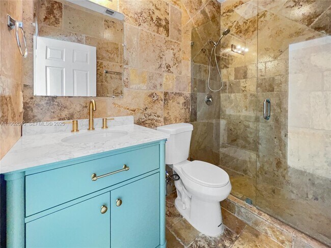 Building Photo - 1736 NE 9th Dr