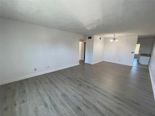Building Photo - 2359 Finlandia Ln