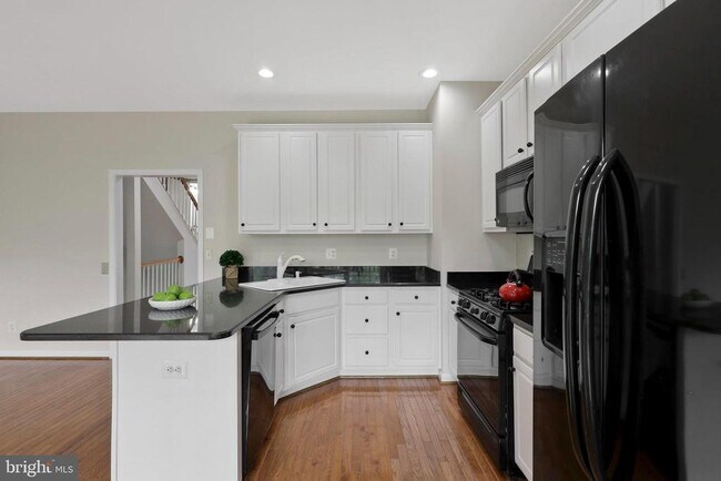 Building Photo - 5270 Kestrel Crossing Dr