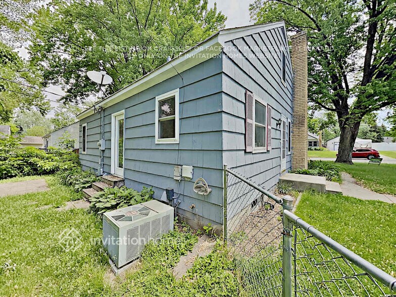 Building Photo - 7338 2nd Ave S