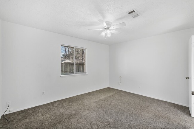 Building Photo - 15226 Flamingo Park