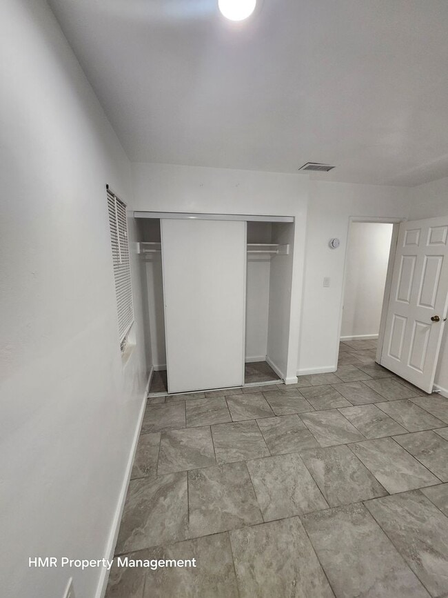 Building Photo - Beautiful remodel 3 bed 2 bath house