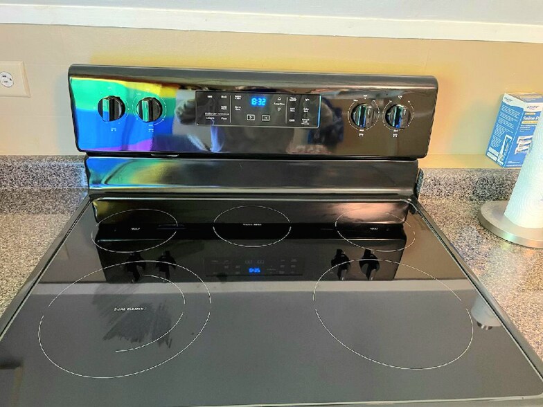 Building Photo - 6 Newton St